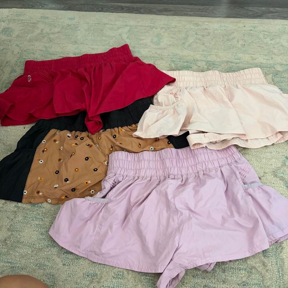FREE PEOPLE Get Your Flirt On Shorts Bundle Size M Floral Paint Splatter Limited